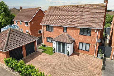 30 Bentley Drive, Lowestoft, NR32 4WA