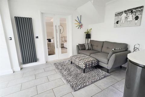 30 Bentley Drive, Lowestoft, NR32 4WA