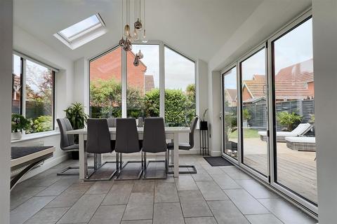 30 Bentley Drive, Lowestoft, NR32 4WA