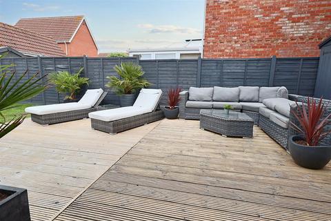 30 Bentley Drive, Lowestoft, NR32 4WA