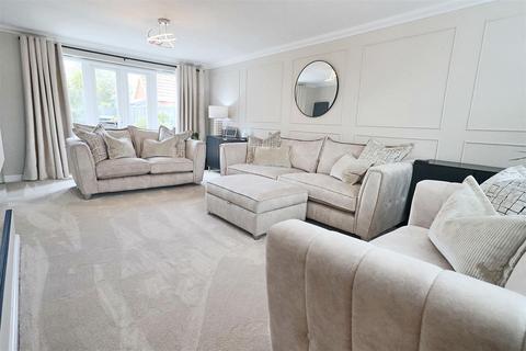 30 Bentley Drive, Lowestoft, NR32 4WA