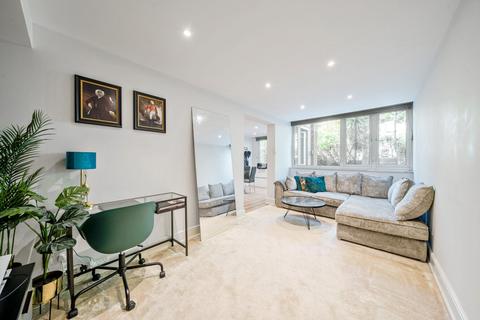 77 Walham Green Court, London, SW6 2DQ
