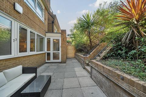 77 Walham Green Court, London, SW6 2DQ