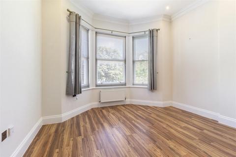 2 bedroom flat for sale, Winchester Road, Worthing