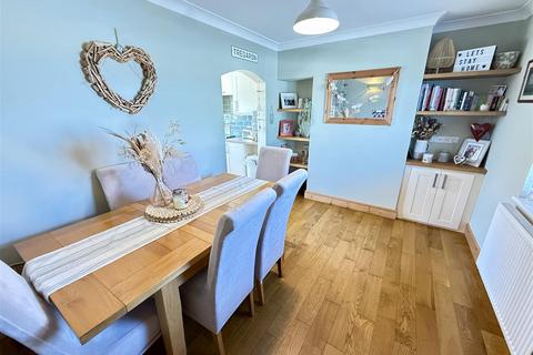 2 Penrodyn, Tregaron, SY25 6HQ
