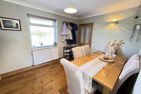 2 Penrodyn, Tregaron, SY25 6HQ