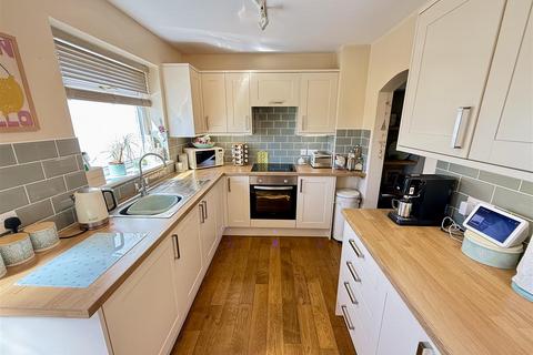 2 Penrodyn, Tregaron, SY25 6HQ