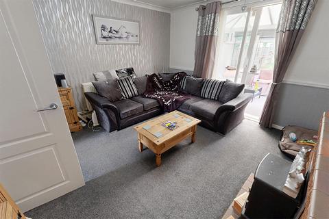3 bedroom semi-detached house for sale, Bringhurst Road, Leicester LE3