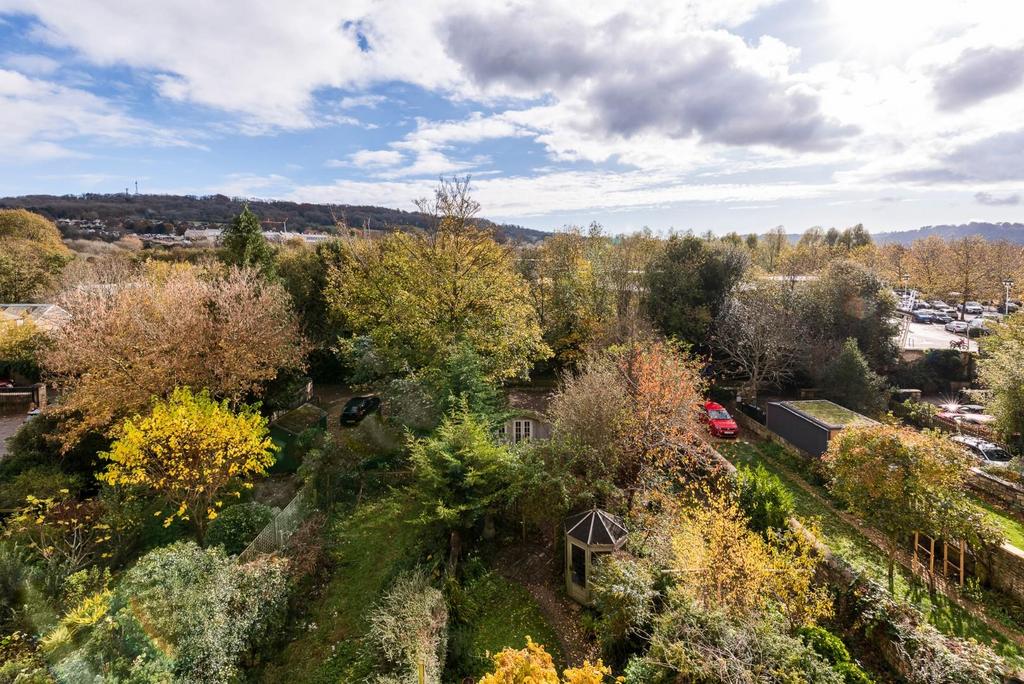 Flat 3, 2 Kensington Place, Bath, BA1 6 AW-1.jpg