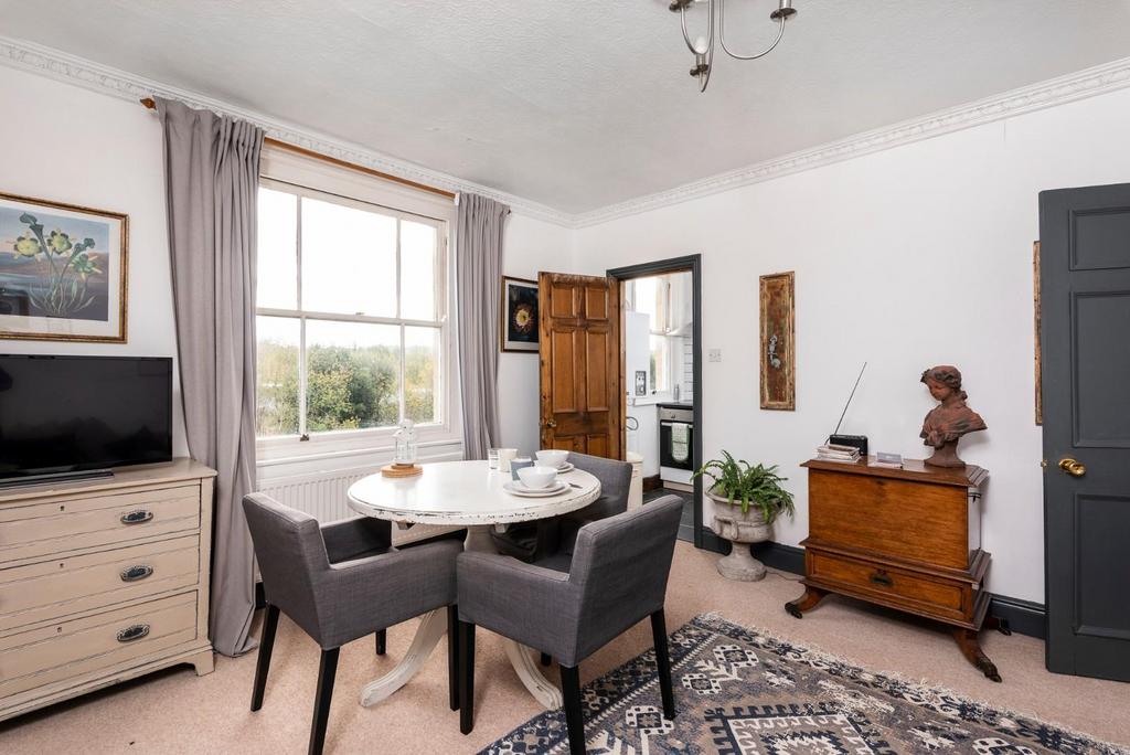 Flat 3, 2 Kensington Place, Bath, BA1 6 AW-3.jpg