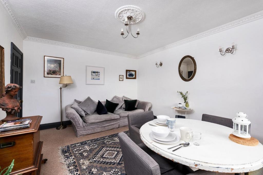 Flat 3, 2 Kensington Place, Bath, BA1 6 AW-4.jpg