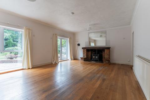 3 bedroom bungalow for sale, Woodroyd Gardens, Horley, Surrey, RH6
