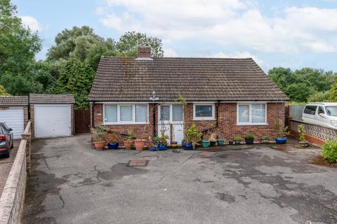 3 bedroom bungalow for sale, Woodroyd Gardens, Horley, Surrey, RH6