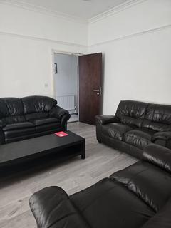 4 bedroom terraced house to rent, George Street, Swansea SA1