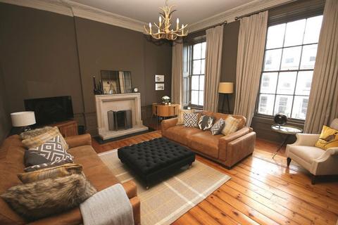 3 bedroom flat to rent, Atholl Place, West End, Edinburgh