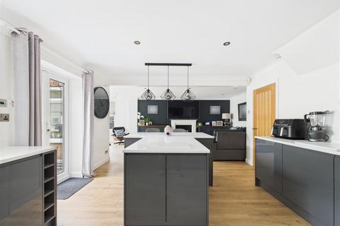 5 bedroom detached house for sale, Bartrams, Welton