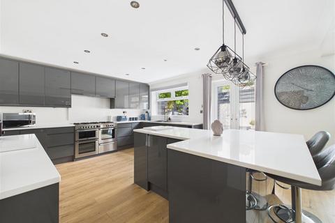 5 bedroom detached house for sale, Bartrams, Welton