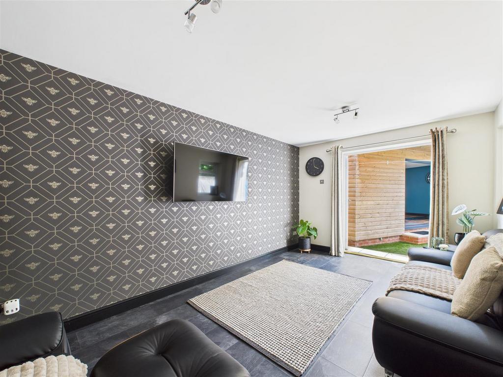 CAM03303 G0-PR0164-STILL016.jpg