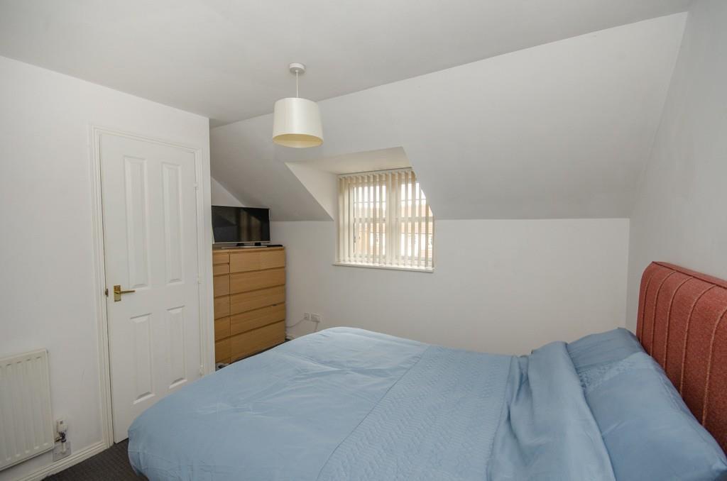 Bedroom 1 pic 2.jpg
