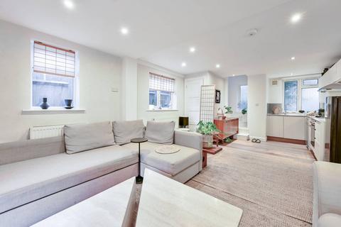 3 bedroom bungalow to rent, Davenport Road, Catford, London, SE6