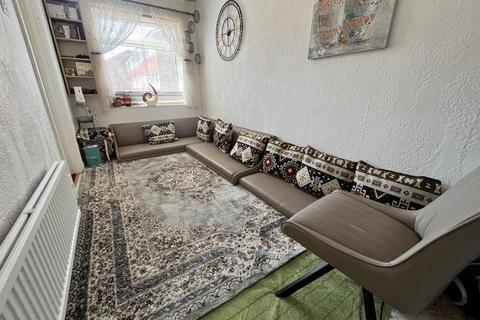 4 bedroom end of terrace house for sale, Swasedale Walk, Luton, Bedfordshire, LU3 2UT