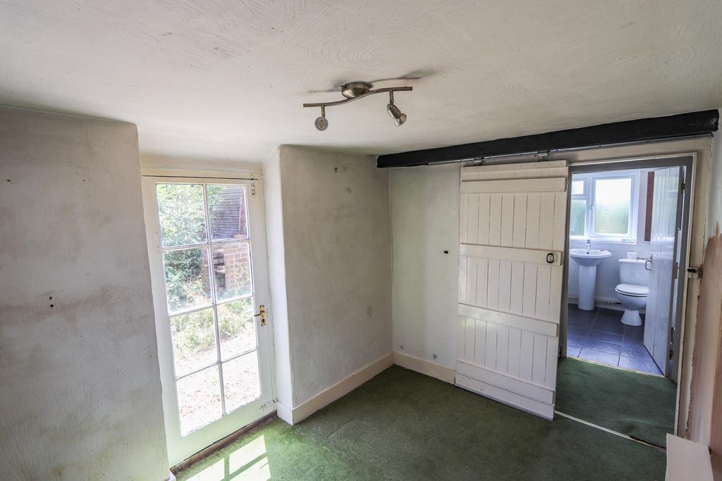 Dining room/study/bedroom 3