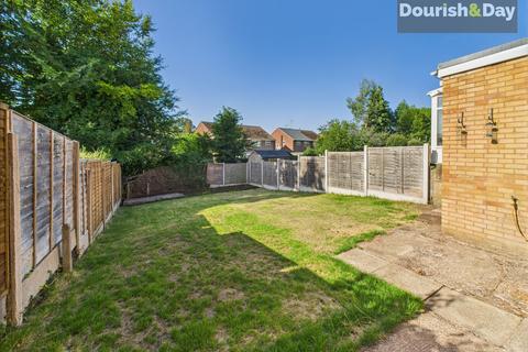 3 bedroom semi-detached house for sale, Baswich Crest, Stafford ST17