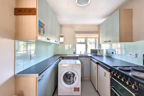 2 bedroom flat for sale, 17 Bankside, Bolney, Haywards Heath, West Sussex, RH17 5QN