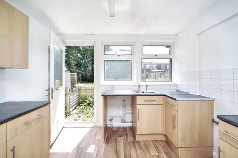 2 bedroom flat for sale, 49 Woodland Avenue, Burgess Hill, West Sussex, RH15 0PD