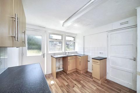 2 bedroom flat for sale, 49 Woodland Avenue, Burgess Hill, West Sussex, RH15 0PD