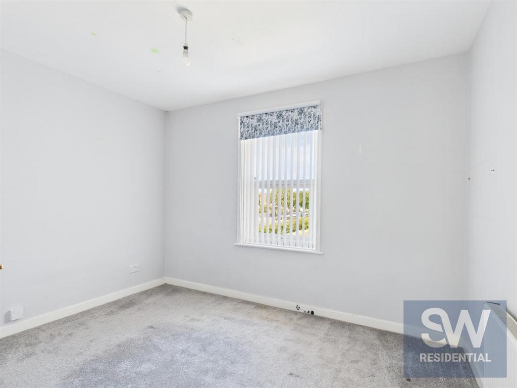 CAM01395 G0-PR0220-STILL010.jpg