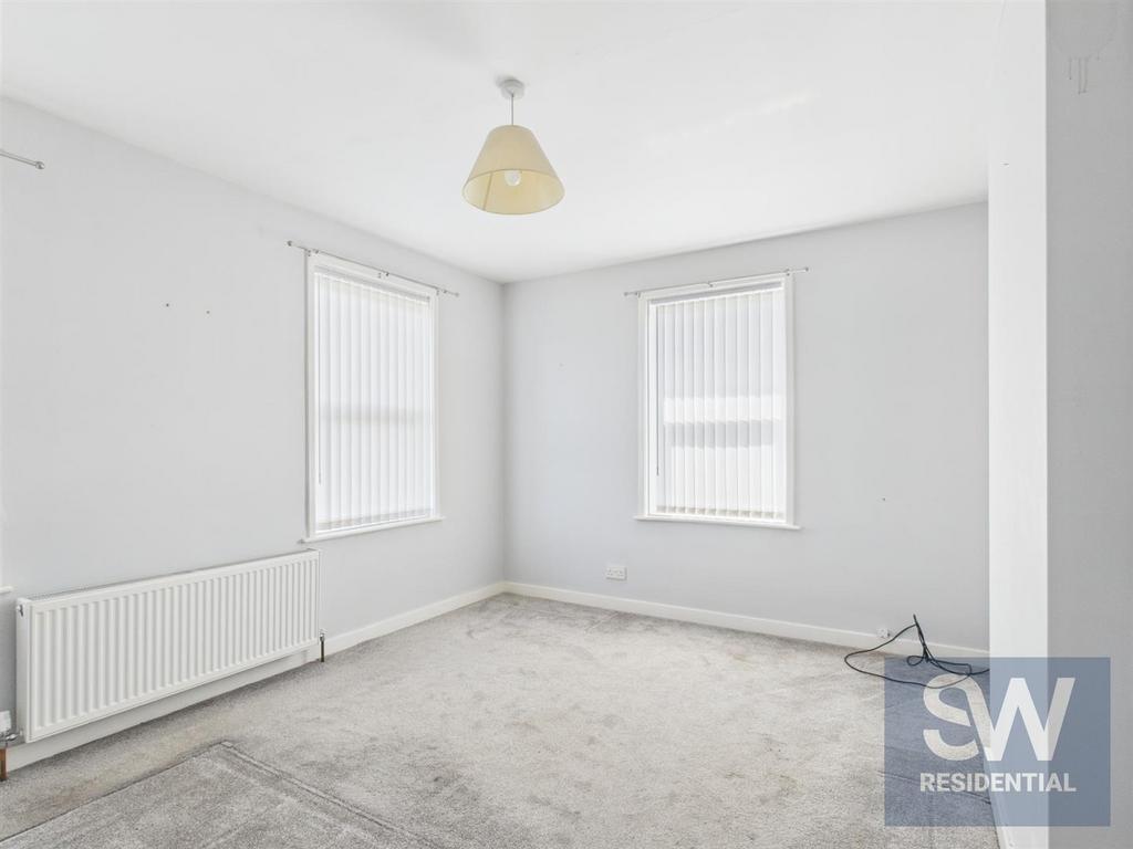 CAM01395 G0-PR0220-STILL007.jpg