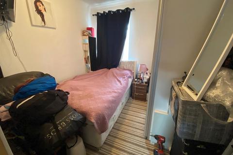 1 bedroom apartment for sale, Five Elms Road, Dagenham