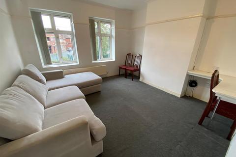 8a Five Elms Road, Dagenham, RM9 5TS