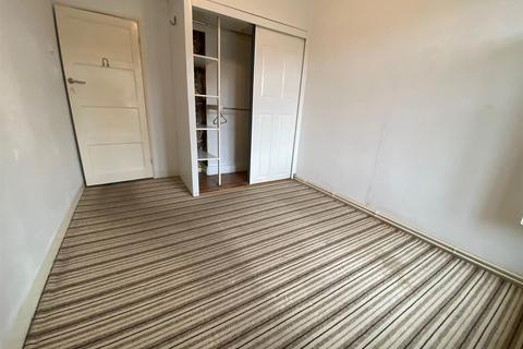 8a Five Elms Road, Dagenham, RM9 5TS