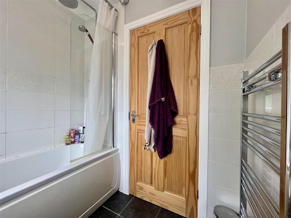 Bathroom Aaspect 2