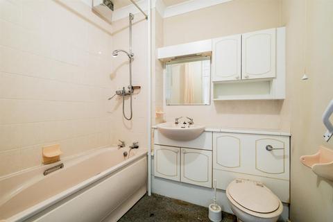 1 bedroom retirement property for sale, Albert Road, Buckhurst Hill