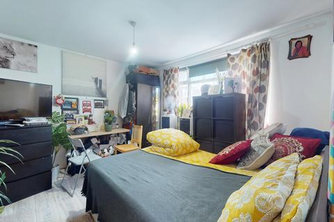 5 bedroom terraced house for sale, Northern Avenue, London, N9