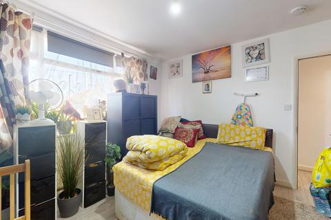 5 bedroom terraced house for sale, Northern Avenue, London, N9