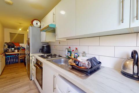 5 bedroom terraced house for sale, Northern Avenue, London, N9