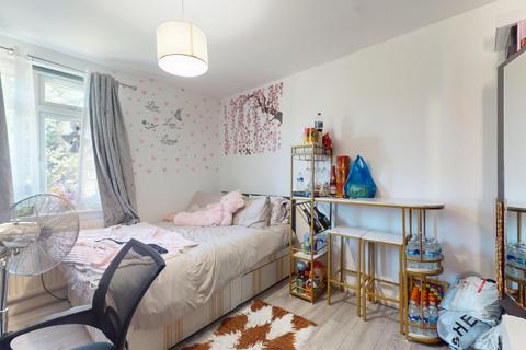 5 bedroom terraced house for sale, Northern Avenue, London, N9