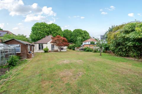3 bedroom bungalow for sale, Greenlands Road, Staines-Upon-Thames, TW18