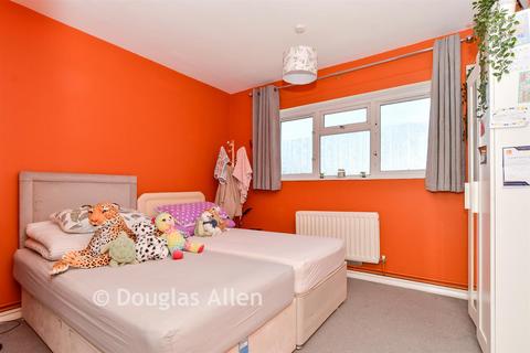 2 bedroom flat for sale, Hatch Grove, Romford, Essex