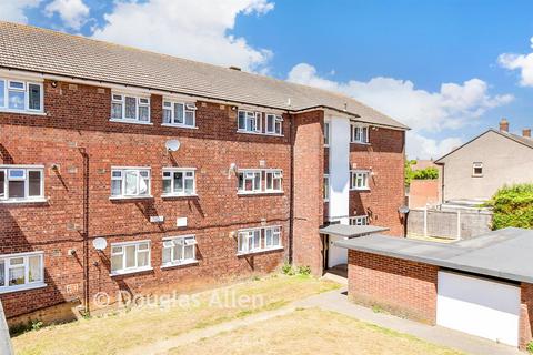 2 bedroom flat for sale, Hatch Grove, Romford RM6