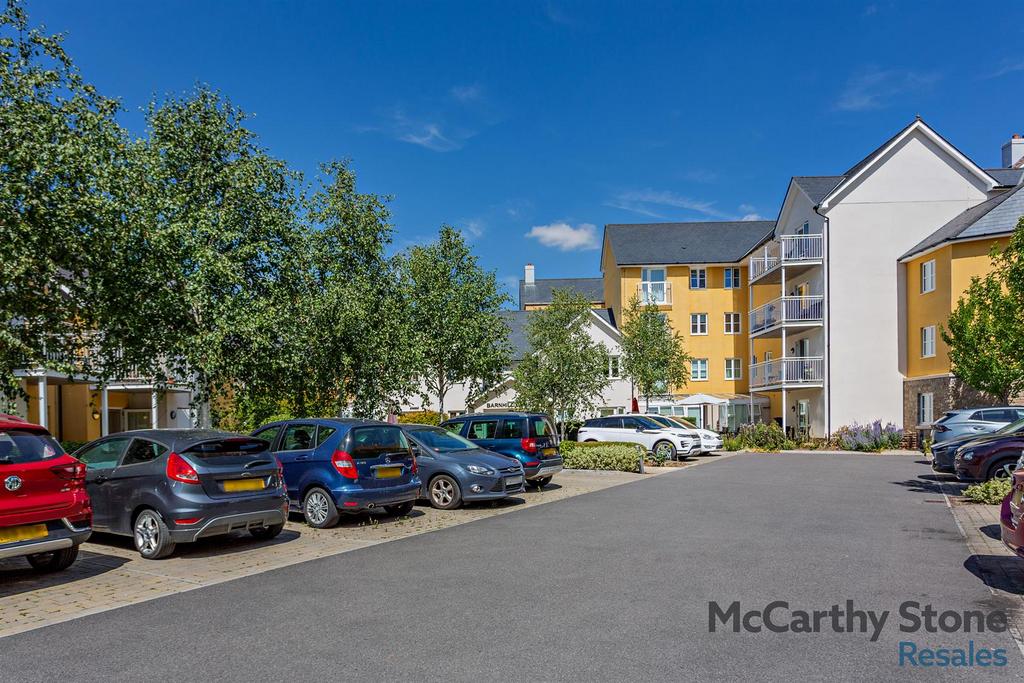 Barnhill Court
