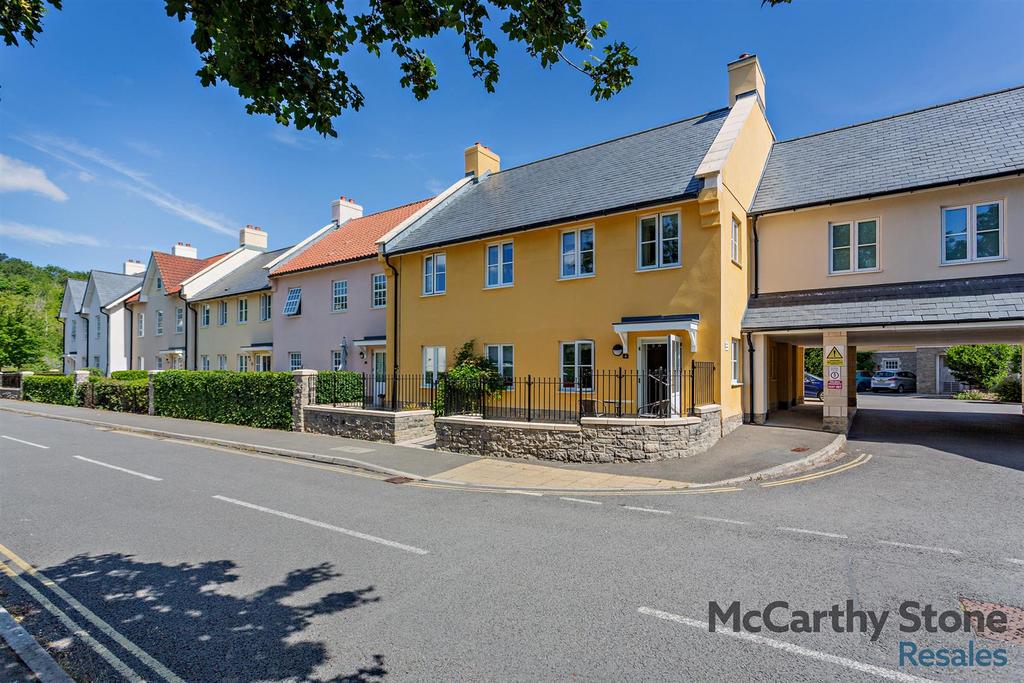 Barnhill Court