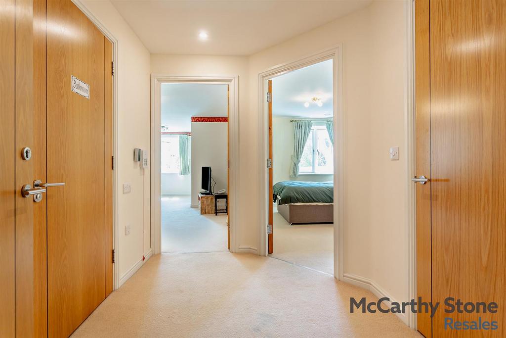 Entrance Hallway: