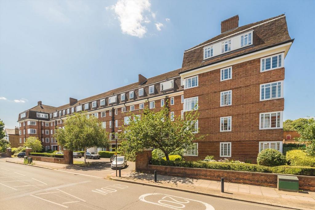 Watchfield Court, London W4 1 bed flat for sale - £425,000