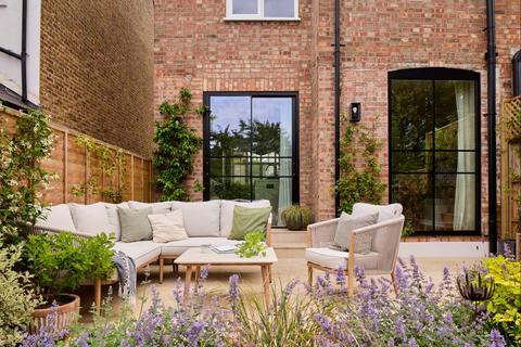 76 Mackenzie Road, Beckenham, BR3 4RZ