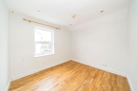 2 bedroom flat for sale, Grange Road, London NW10